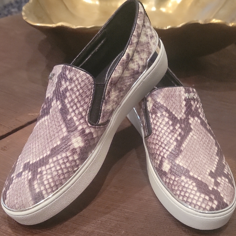 Gray and White Slip-On Sneakers with Textured Design